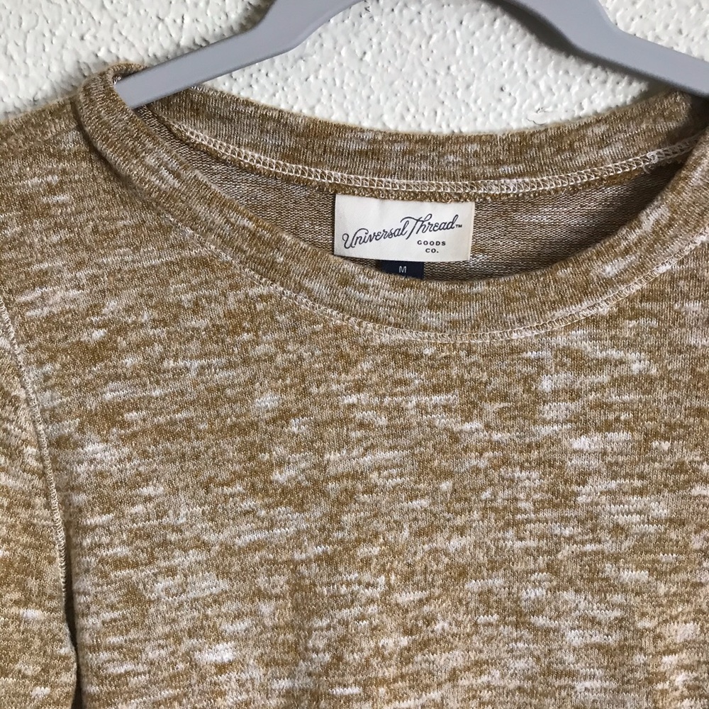 🦋 Universal thread knit top - Picture 2 of 4
